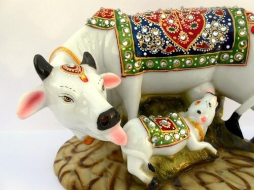 Elegant Cow and Calf Figurine3